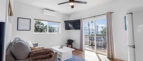 Departamento Premier, sauna, vista a la ciudad | Baño | Regadera, regadera tipo lluvia, amenidades de baño gratuitas