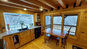 Fridge, oven, stovetop, coffee/tea maker
