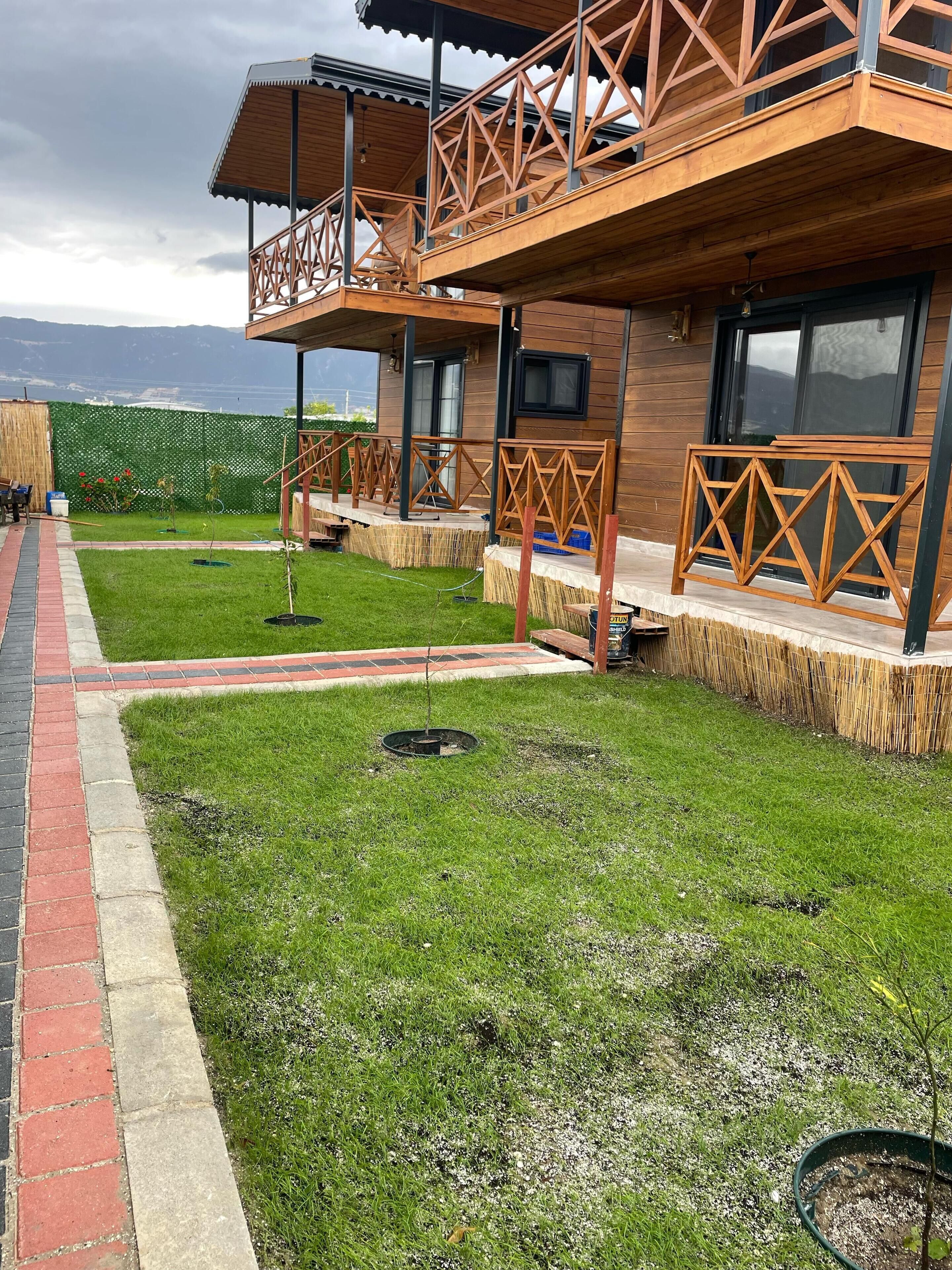 Vista frontal de la propiedad