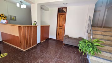 Smart TV de 43 pulgadas con canales por cable