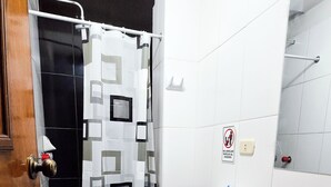 Bathroom - Huara Hostal  (Tacna)