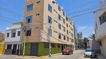 Smart TV de 43 pulgadas con canales por cable