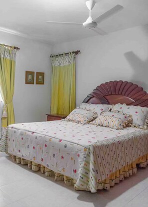 5 dormitorios, tabla de planchar con plancha, wifi y ropa de cama