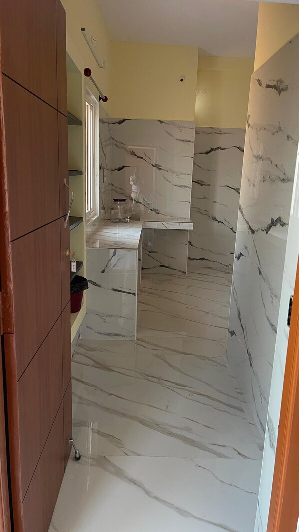 Rom – deluxe, terrasse, byutsikt | Senger med Select Comfort-madrass