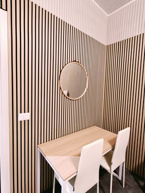 Basic Double or Twin Room, Shared Bathroom - BED & BREAKFAST SAKURA (Milan)