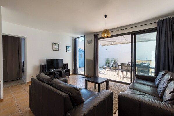 Televisie, boeken en een stereo