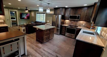 SaltLyfe Surf Shack 1 Bd/1Bth 2 min walk to beach