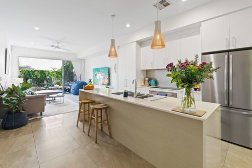 Abbey's Burleigh Haven. 2 Min Walk to James Street