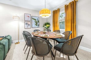 House, Multiple Beds, Pool Access, Pool View (Bay Crest House) | Dining