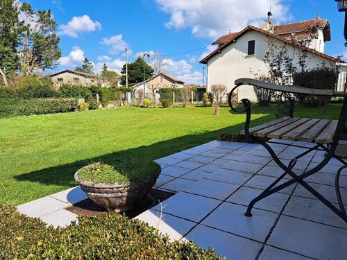 Maison individuelle pour 6 personnes bordée d'un jardin clôturé
