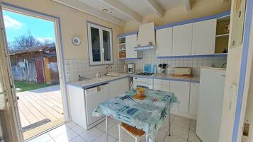 Refrigerador, microondas, horno y lavavajillas