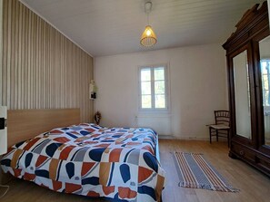 2 bedrooms, free WiFi - Detached house for 6 people with enclosed garden (MEZOS)
