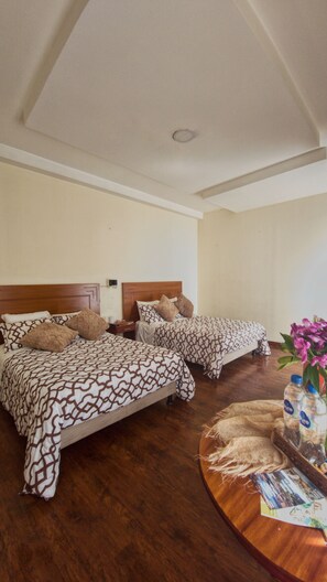 1 habitación, escritorio, wifi gratis y ropa de cama