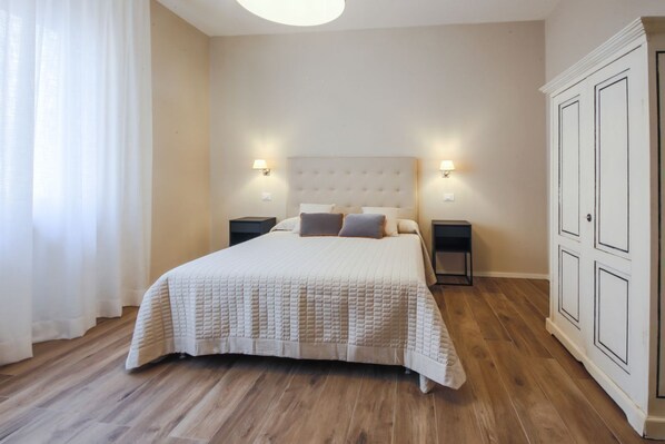 2 habitaciones, tabla de planchar con plancha, wifi y ropa de cama 