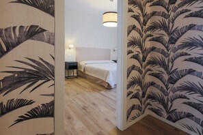 2 chambres, fer et planche à repasser, Wi-Fi, draps fournis