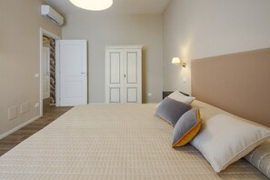 2 chambres, fer et planche à repasser, Wi-Fi, draps fournis