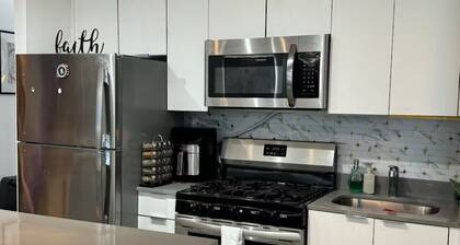 Modern 2BR with Fireplace &Fitness & Lounge