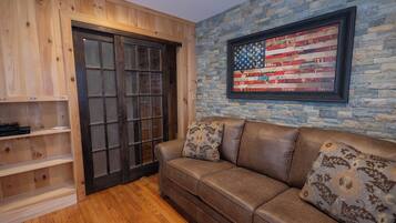 TV connectée, cheminée, baby-foot, table de tennis de table