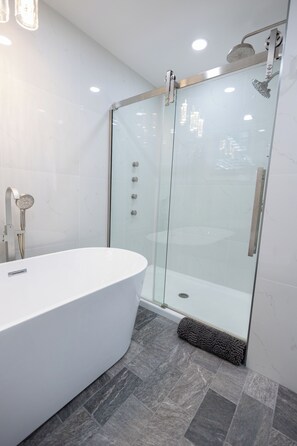 Shower, hair dryer, bidet, towels - A Spacious Private House and Garage  Gameroom located in the Catskills. (Greenville)