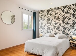 3 bedrooms, desk, travel crib, free WiFi