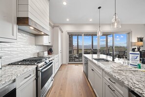 Fridge, microwave, oven, stovetop - Blue Ridge mountain home with 4 bedrooms, hot tub, and views. (Boone)