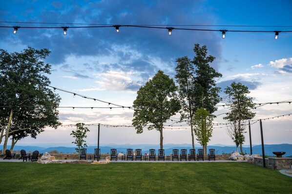 Terrace/patio - Panoramic Blue Ridge Views, Outdoor Fireplace & Blue Ridge Mountain Club (Boone)