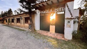 Façana frontal de l'allotjament
