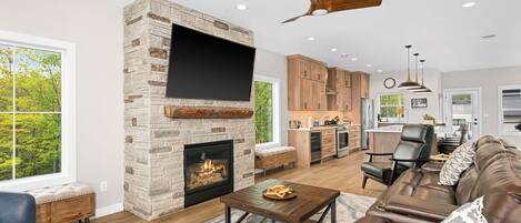 Smart TV, fireplace