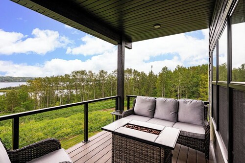 RiverWest at Spirit Mountain Oasis-Base Spirit Mtn-Brand New- Sauna-20% off Bike Rentals