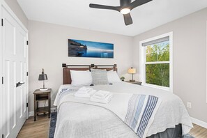 4 Schlafzimmer, Schreibtisch, BĂŒgeleisen/BĂŒgelbrett, kostenloses WLAN