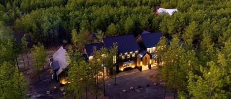 المنشأة من الخارج