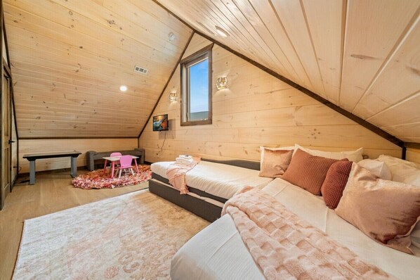 3 bedrooms, iron/ironing board, free WiFi, bed sheets