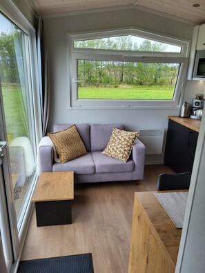 Living area - Sóltún in Klettaholt. ❤️ A cozy modern cabin by the Golden Circle.❤️ (Hrosshagi)
