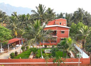 Exterior - Farmstay in Coimbatore near Isha Yoga Center (Alandurai)