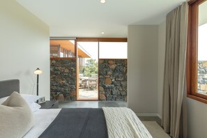 3 chambres, fer et planche à repasser, Wi-Fi, draps fournis