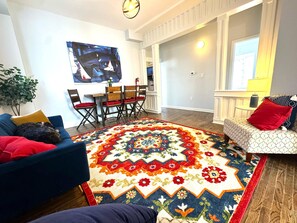 Living area - Serene 2-bedroom house with WiFi in Denver (Denver)