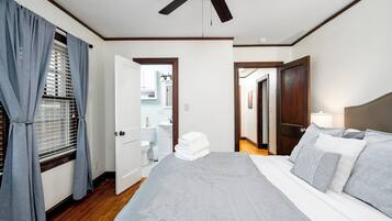 3 bedrooms, desk, iron/ironing board, travel crib
