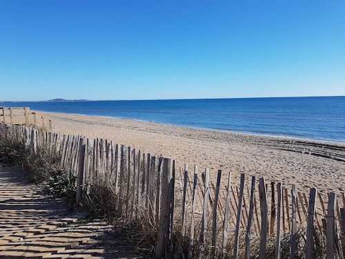 Nice house 4 persons, airco in living room, residence only at 250m from the beach