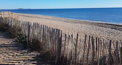 Nice house 4 persons, airco in living room, residence only at 250m from the beach