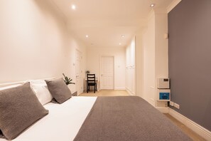 Apartemen | 2 kamar tidur, setrika/meja setrika, Wi-Fi gratis, dan seprai linen