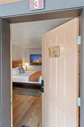1 bedroom, WiFi, bed sheets