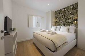 3 habitaciones, tabla de planchar con plancha, wifi y ropa de cama