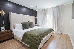 2 bedrooms, desk, iron/ironing board, WiFi