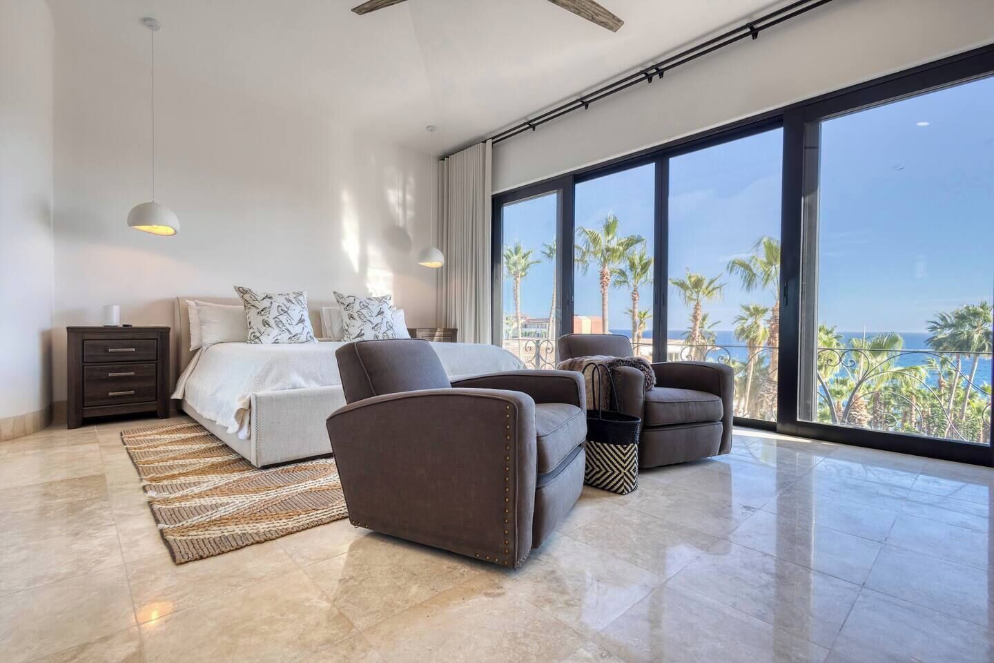 4 bedrooms, in-room safe, iron/ironing board, WiFi