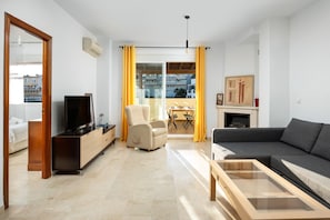 TV - Timon Stunning Sea Views by Alfresco Stays (Benalmádena)