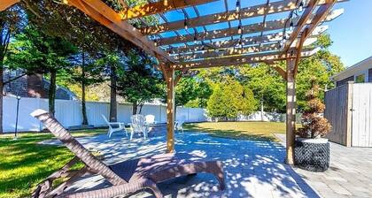 Cape Diem ; All new; 1.5m to Criagville, Hyannis beach; with WiFi, AC