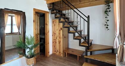 Charming 1-bedroom apartment with WiFi, AC in serene Jezerce