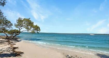 Spacious Holiday Unit on Canal at Banksia Beach