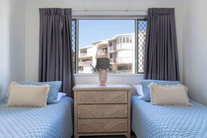 3 Schlafzimmer, Schreibtisch, Bügeleisen/Bügelbrett, WLAN