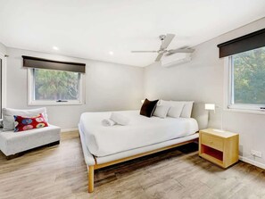 3 habitaciones, escritorio, tabla de planchar con plancha y wifi 